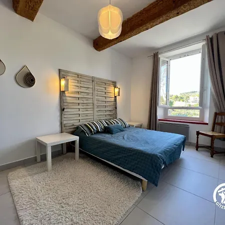 Holiday home L'abeille *